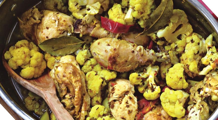 ყვავილოვანი კომბოსტო კარტოფილით და ინდური სანელებლებით