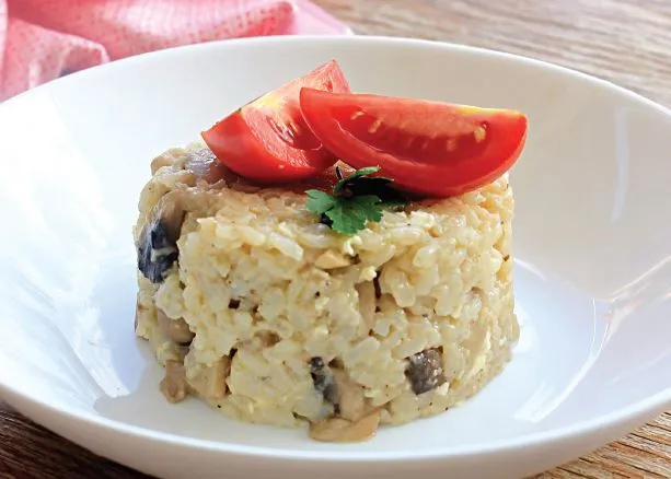 ქათმის „თიქა მასალა“ ბრინჯთან ერთად - ინდური კერძი იმერული მოტივებით